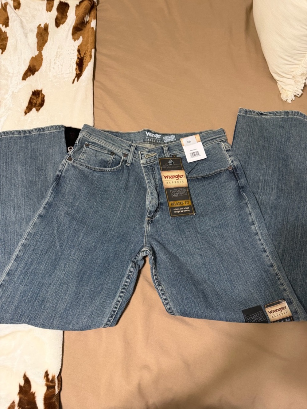 Wrangler Men's Relaxed Fit Light Blue Denim Jeans